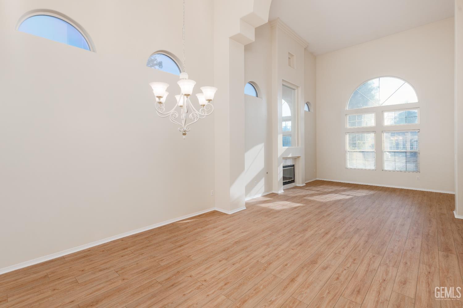 10906 Rosslyn Lane — photo 17