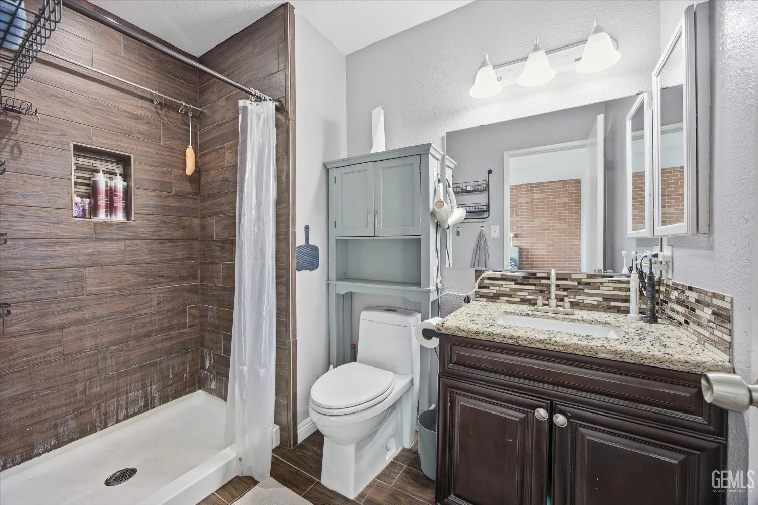 930 Olive Drive — photo 24