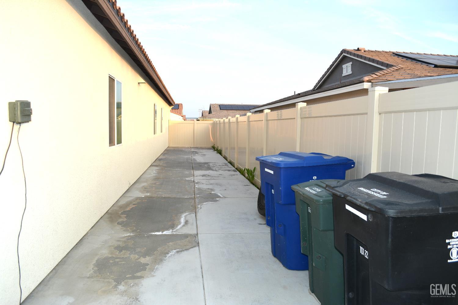 7311 Koyuk River Street — photo 28