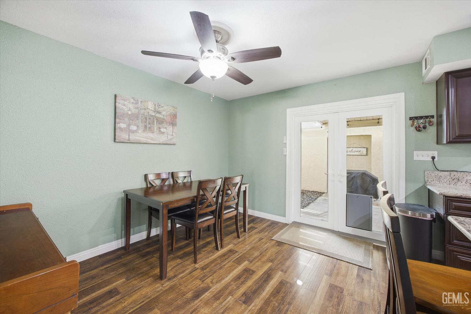 930 Olive Drive — photo 12
