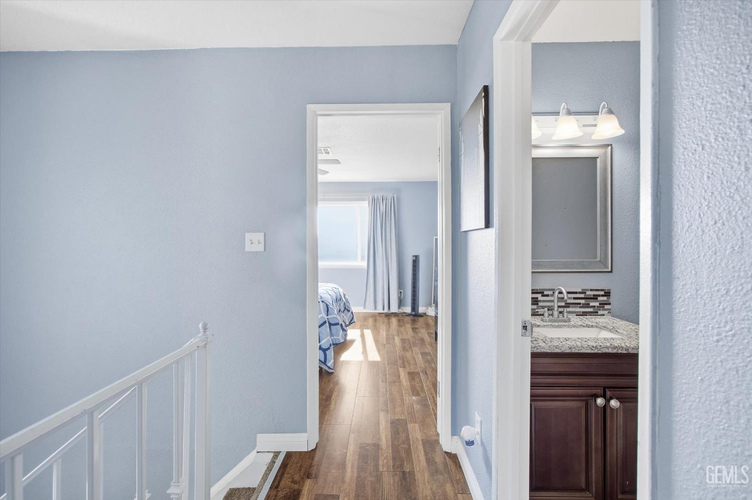 930 Olive Drive — photo 21