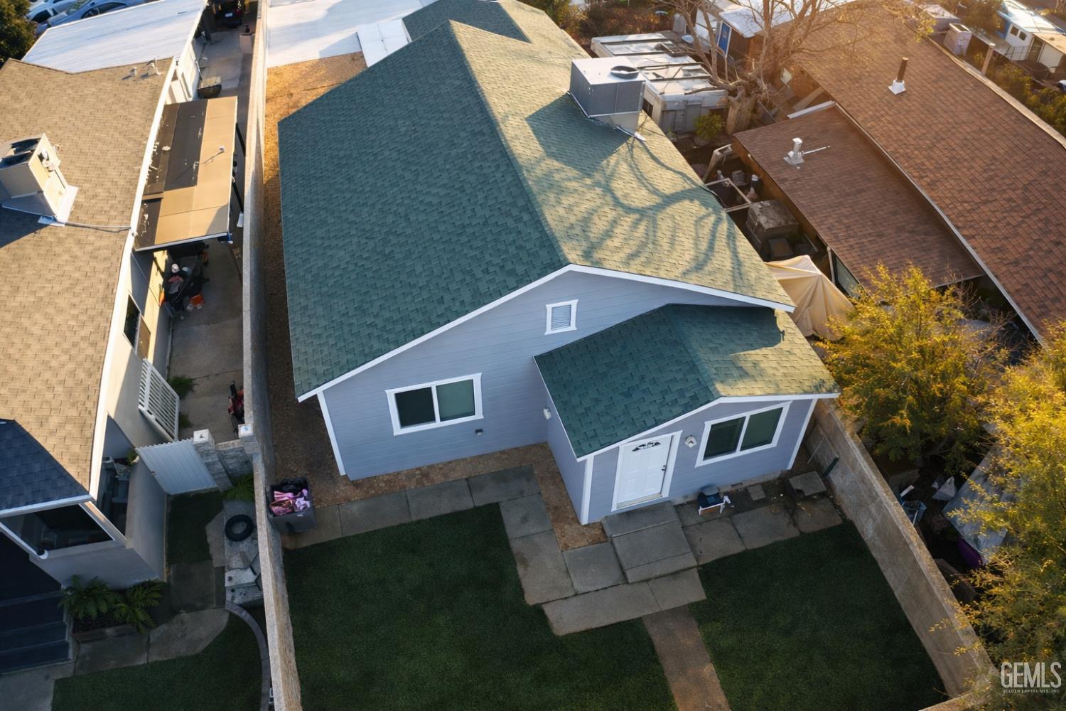 923 Sumner Street — photo 17