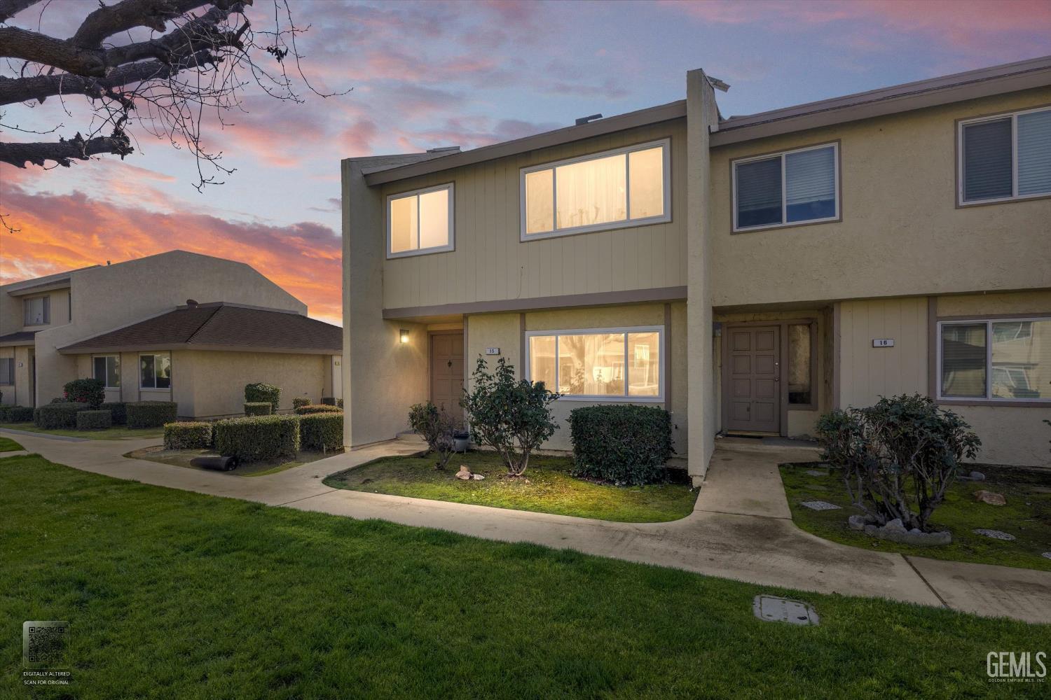 930 Olive Drive — photo 3