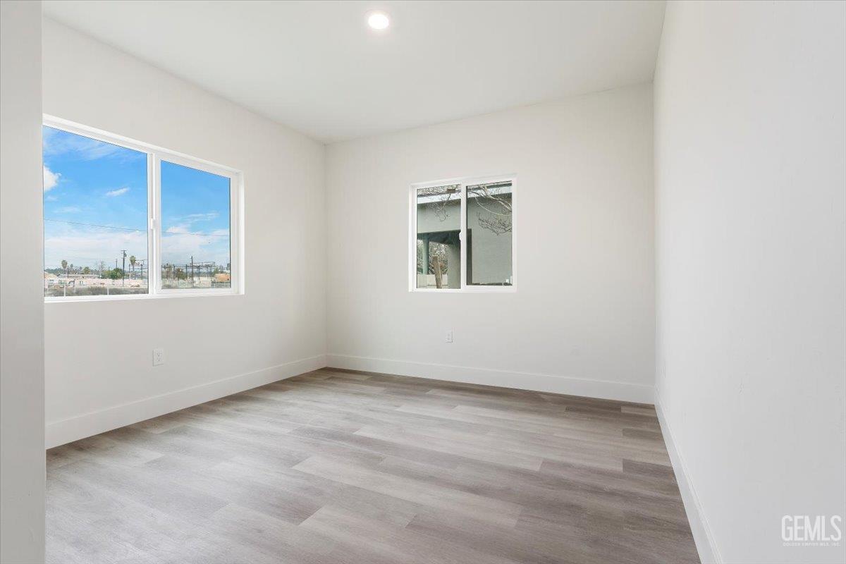 923 Sumner Street — photo 9