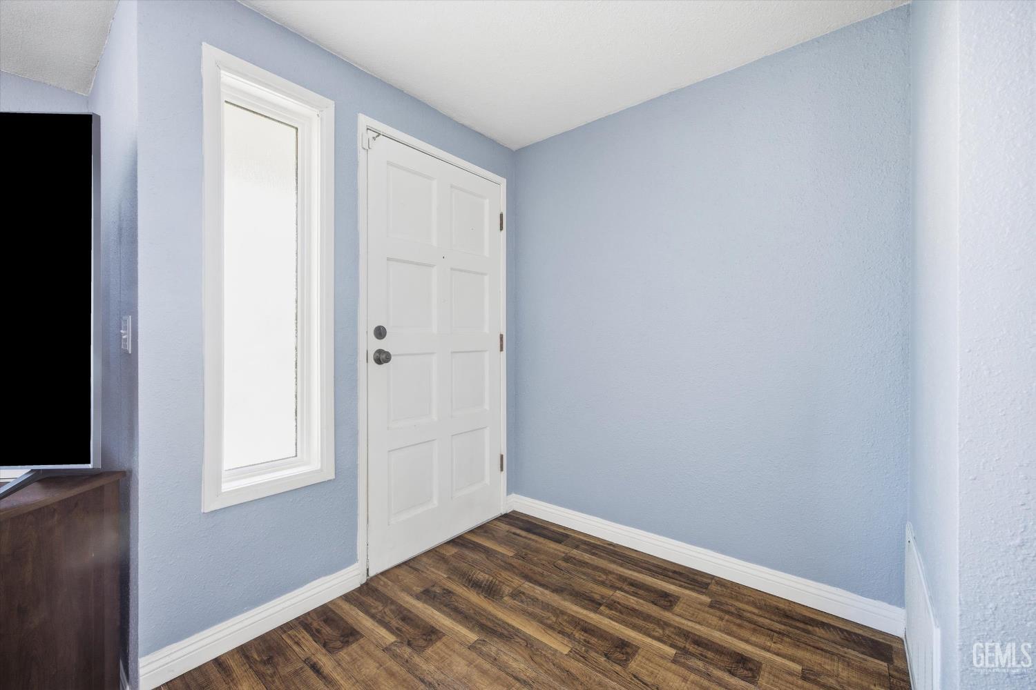 930 Olive Drive — photo 7