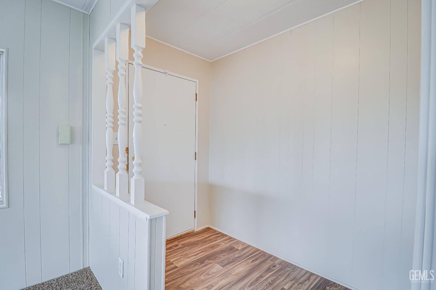 400 E Roberts Lane — photo 6