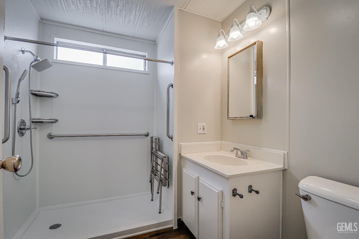 400 E Roberts Lane — photo 19