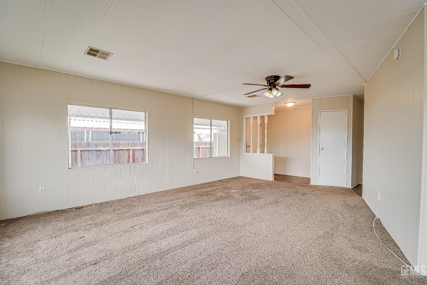 400 E Roberts Lane — photo 7