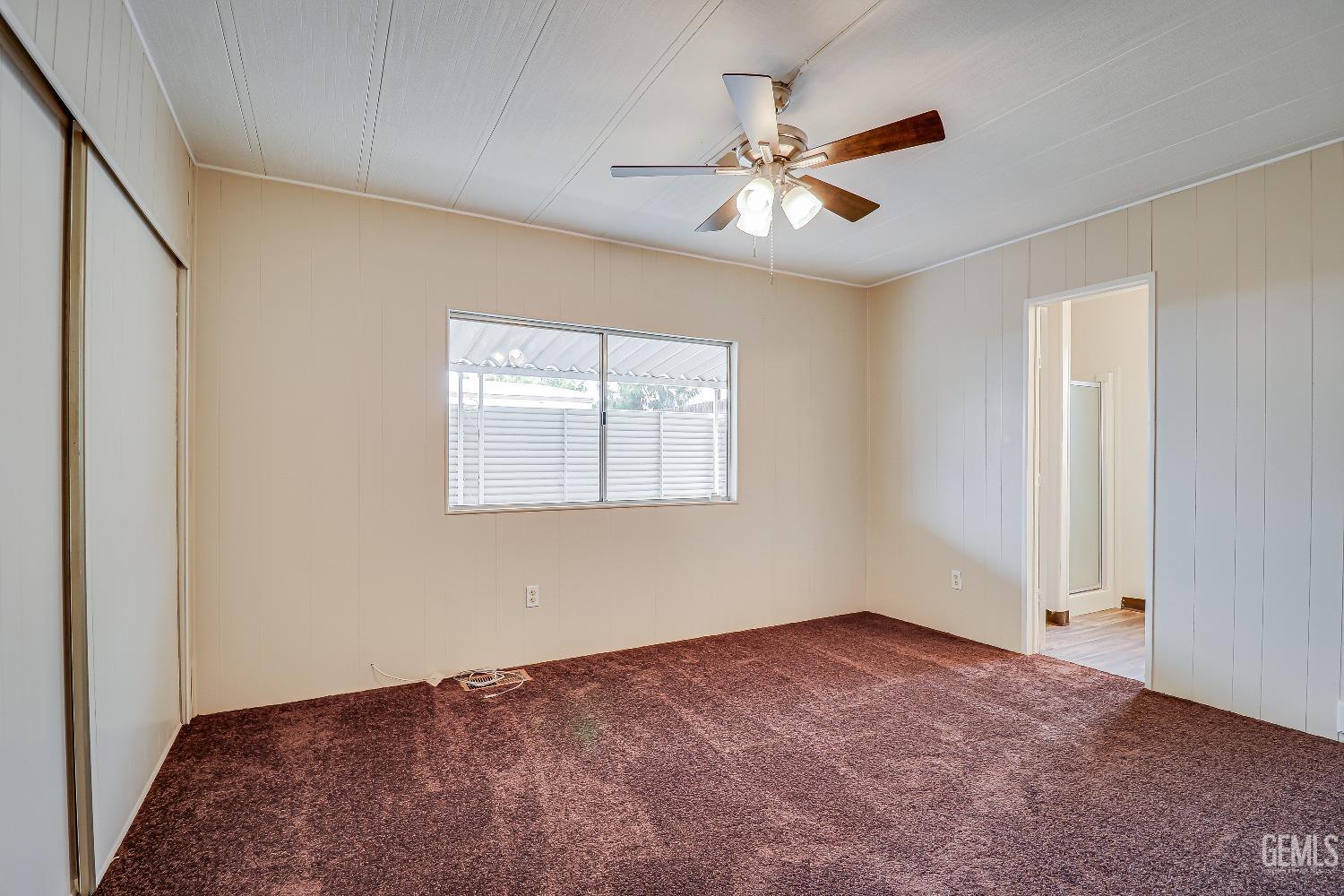 400 E Roberts Lane — photo 16