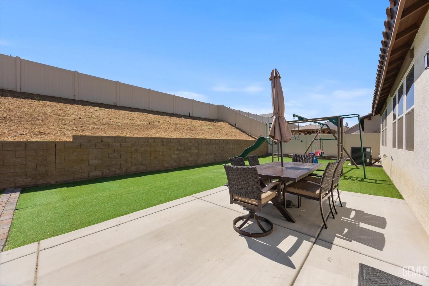 212 Artina Court — photo 32