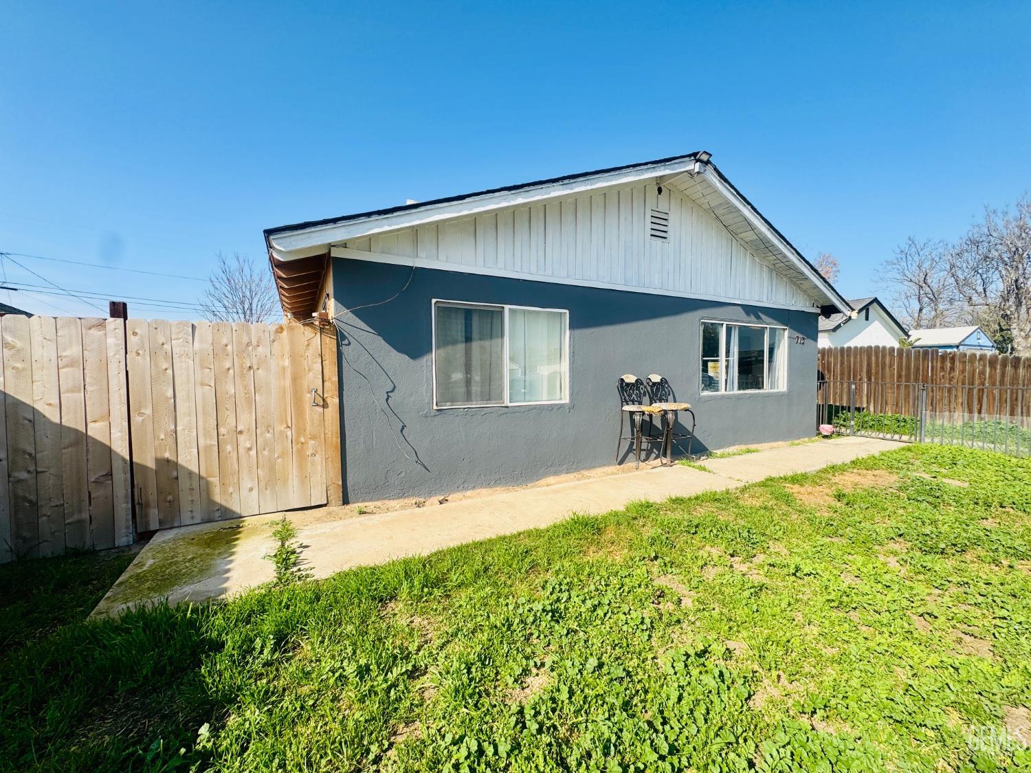 713 Iris Street — photo 5