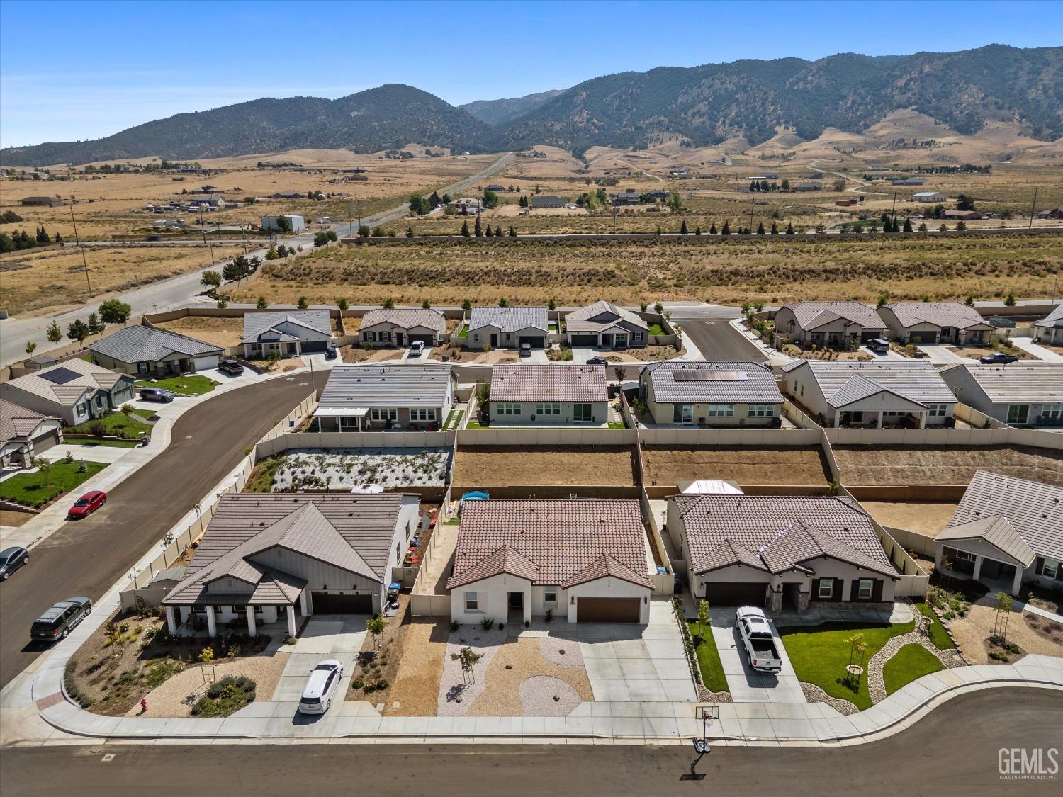212 Artina Court — photo 37