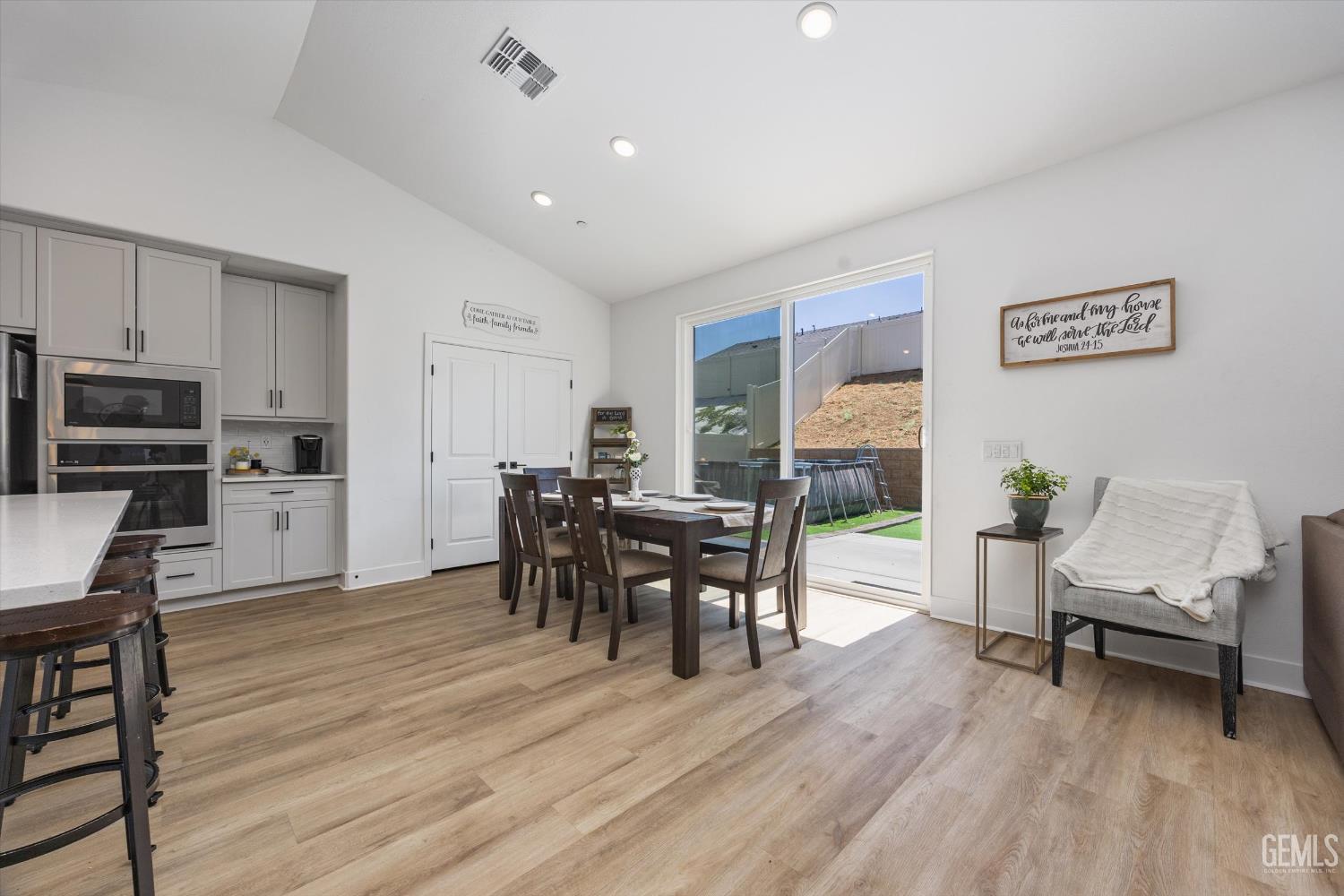 212 Artina Court — photo 15