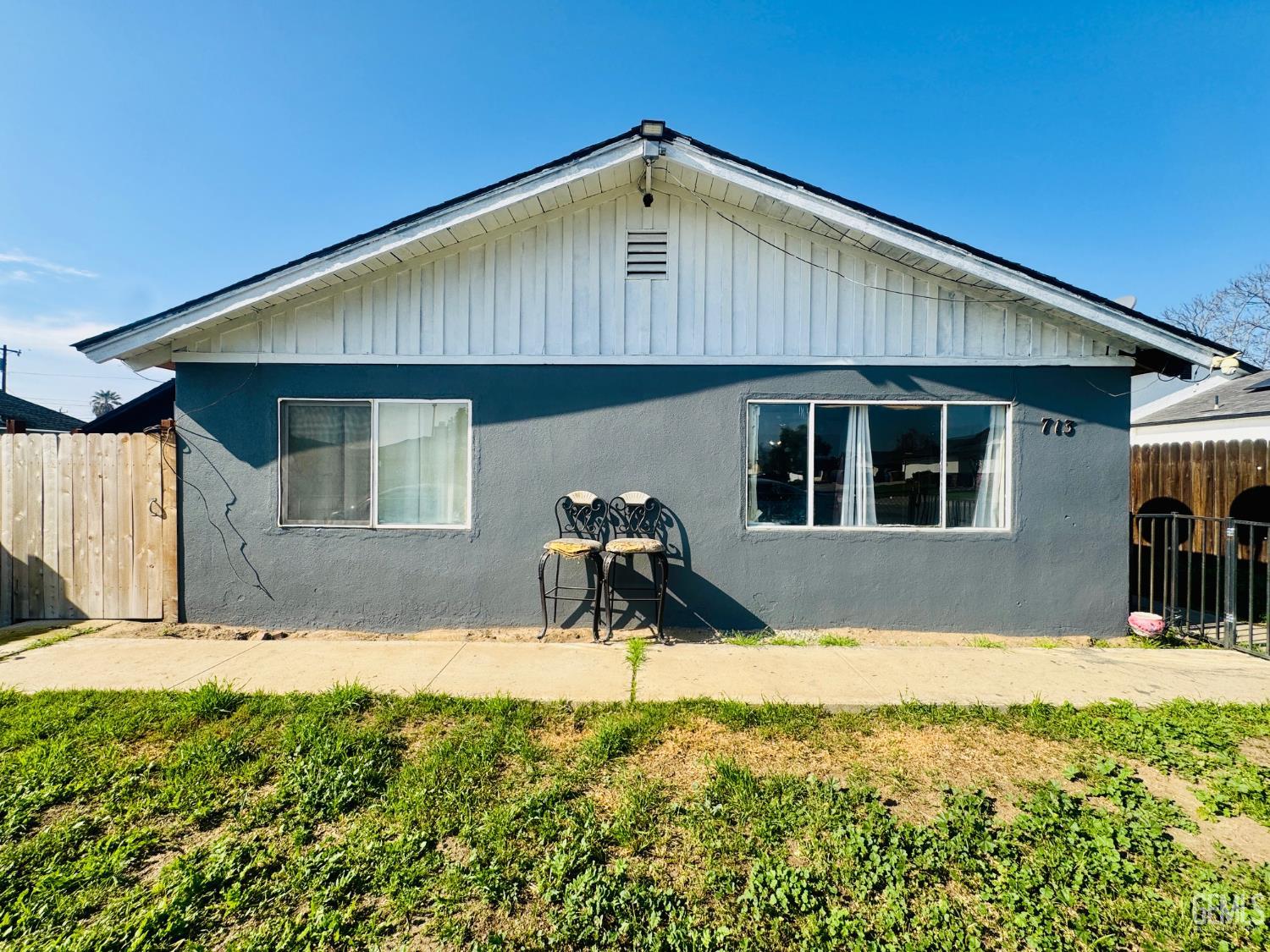 713 Iris Street — photo 3