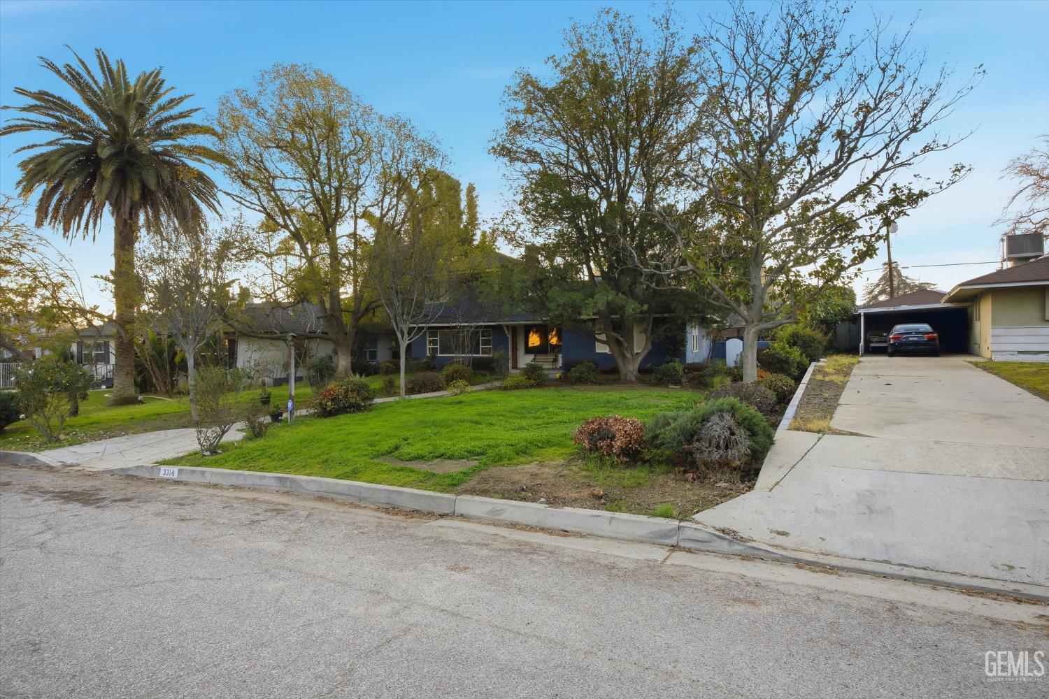 3314 La Cresta Drive