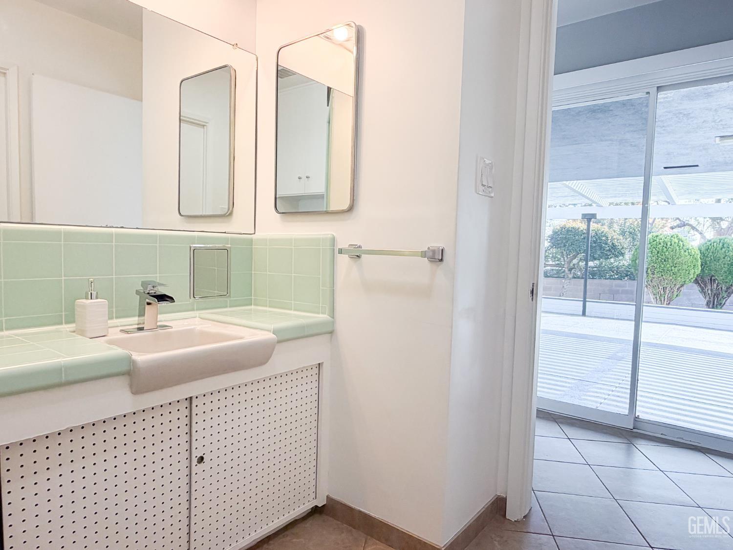 1904 Ridgewood Drive — photo 36