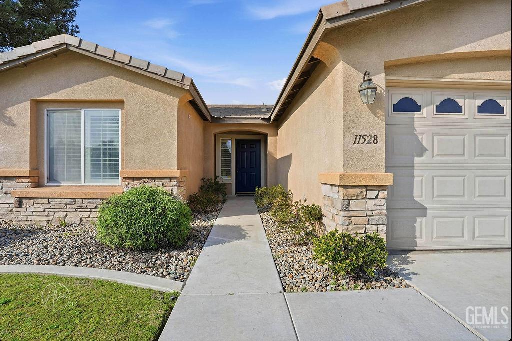 11528 Indian Hawthorne Street — photo 2