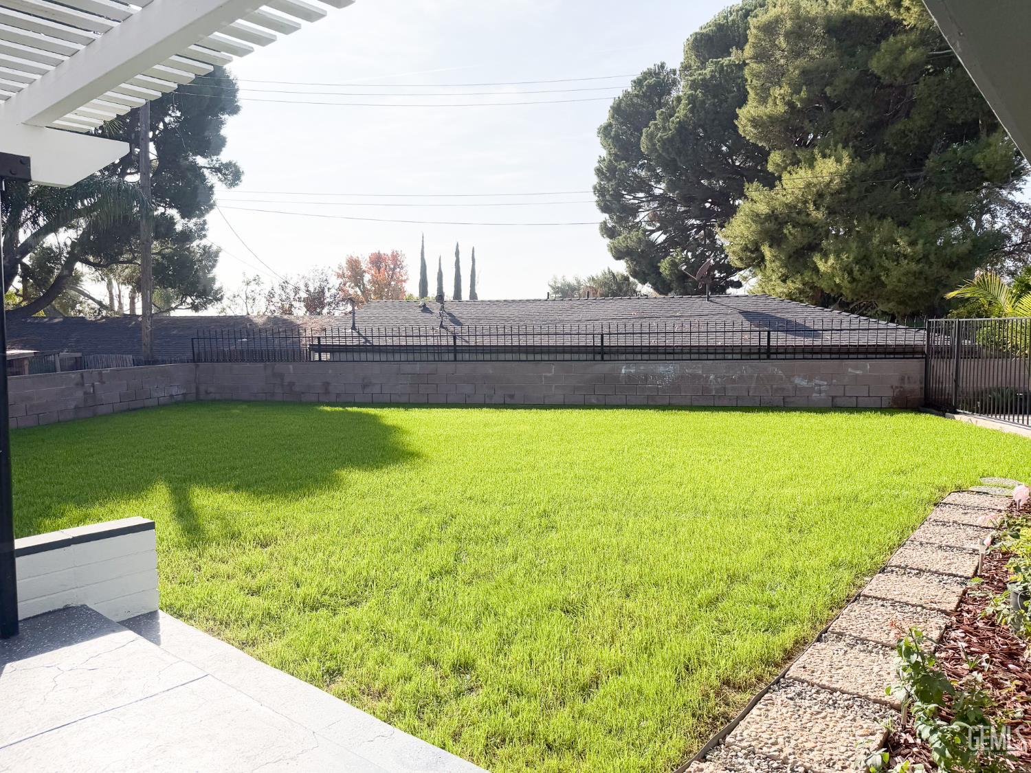 1904 Ridgewood Drive — photo 11