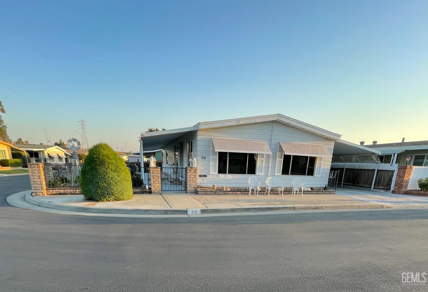 400 E Roberts Lane — photo 5