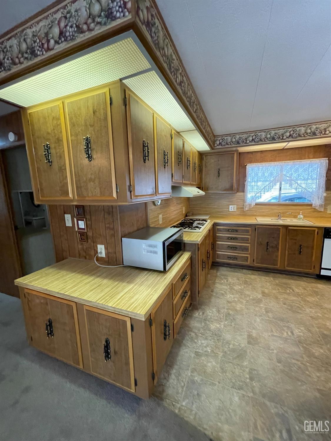 400 E Roberts Lane — photo 31