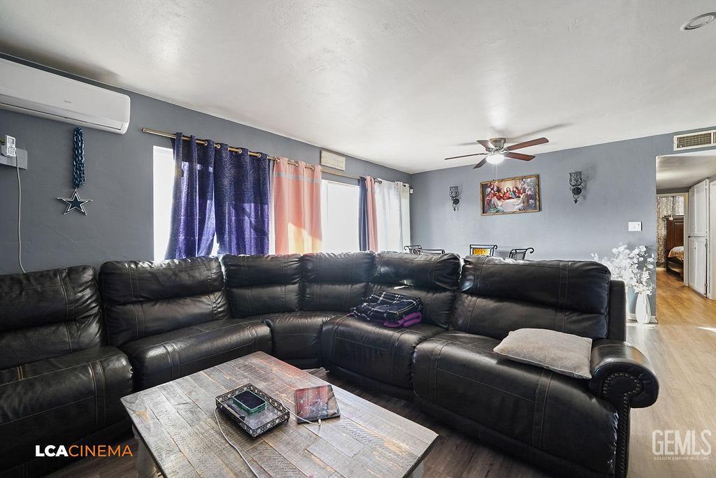 2204 Lynwood Street — photo 9