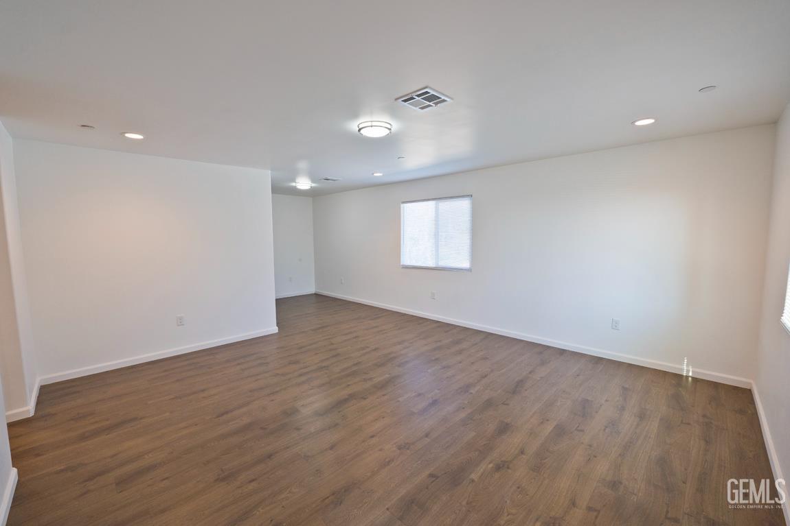 1227 Drury Lane — photo 3