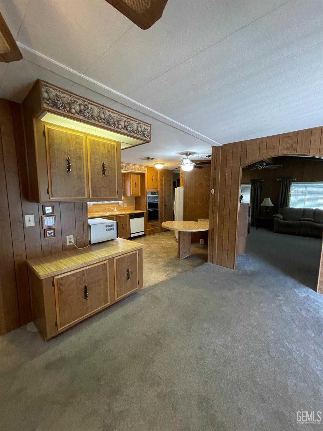 400 E Roberts Lane — photo 30