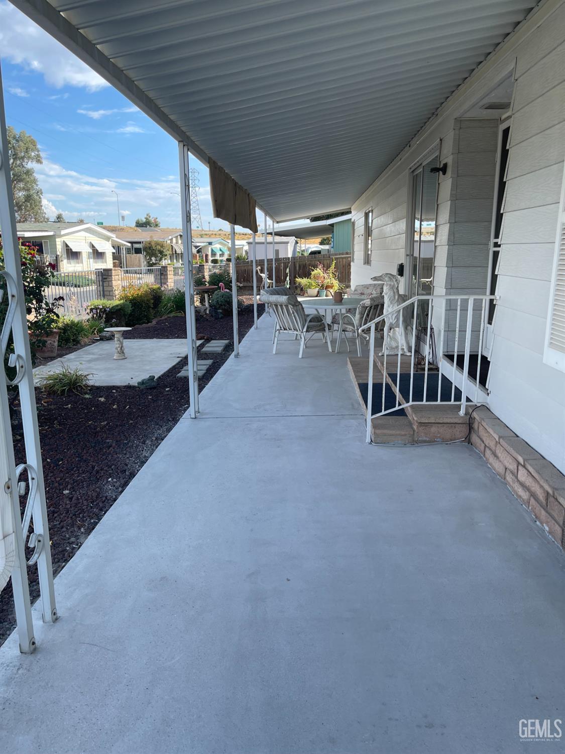 400 E Roberts Lane — photo 62