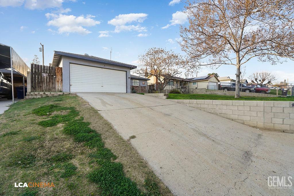 2204 Lynwood Street — photo 4