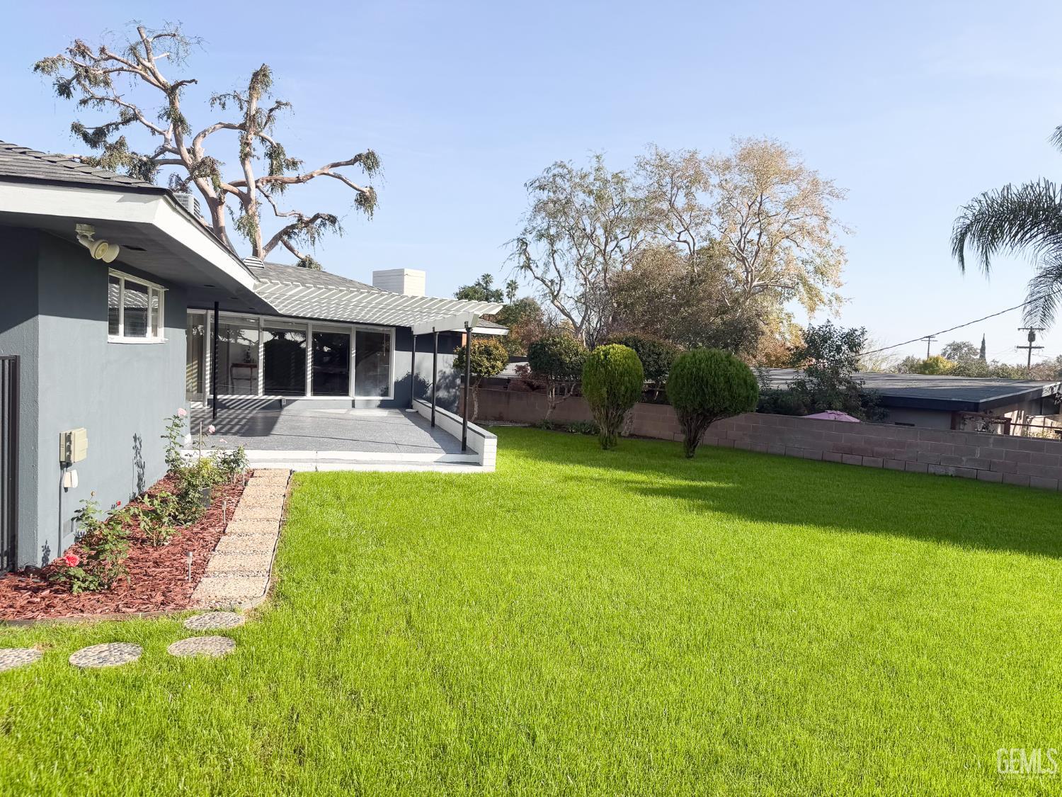 1904 Ridgewood Drive — photo 10