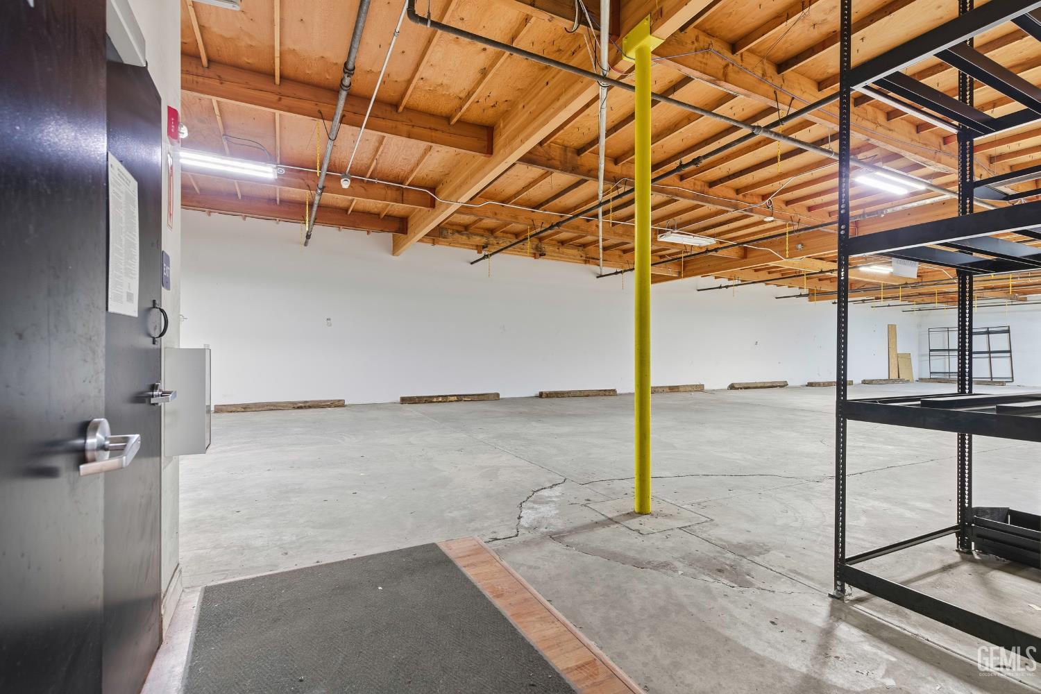 3601 Ming Avenue — photo 23