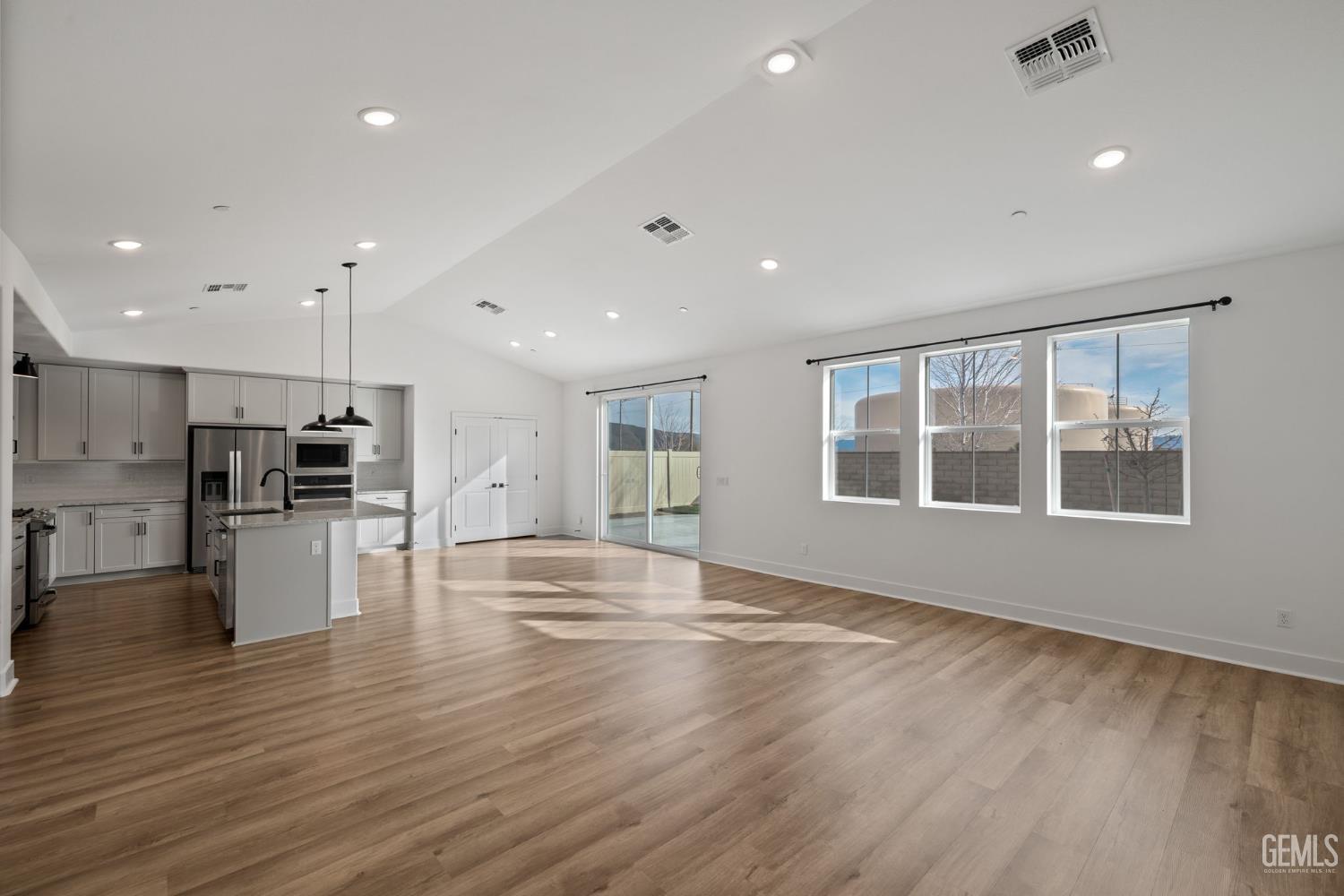 1360 Bodega Drive — photo 4