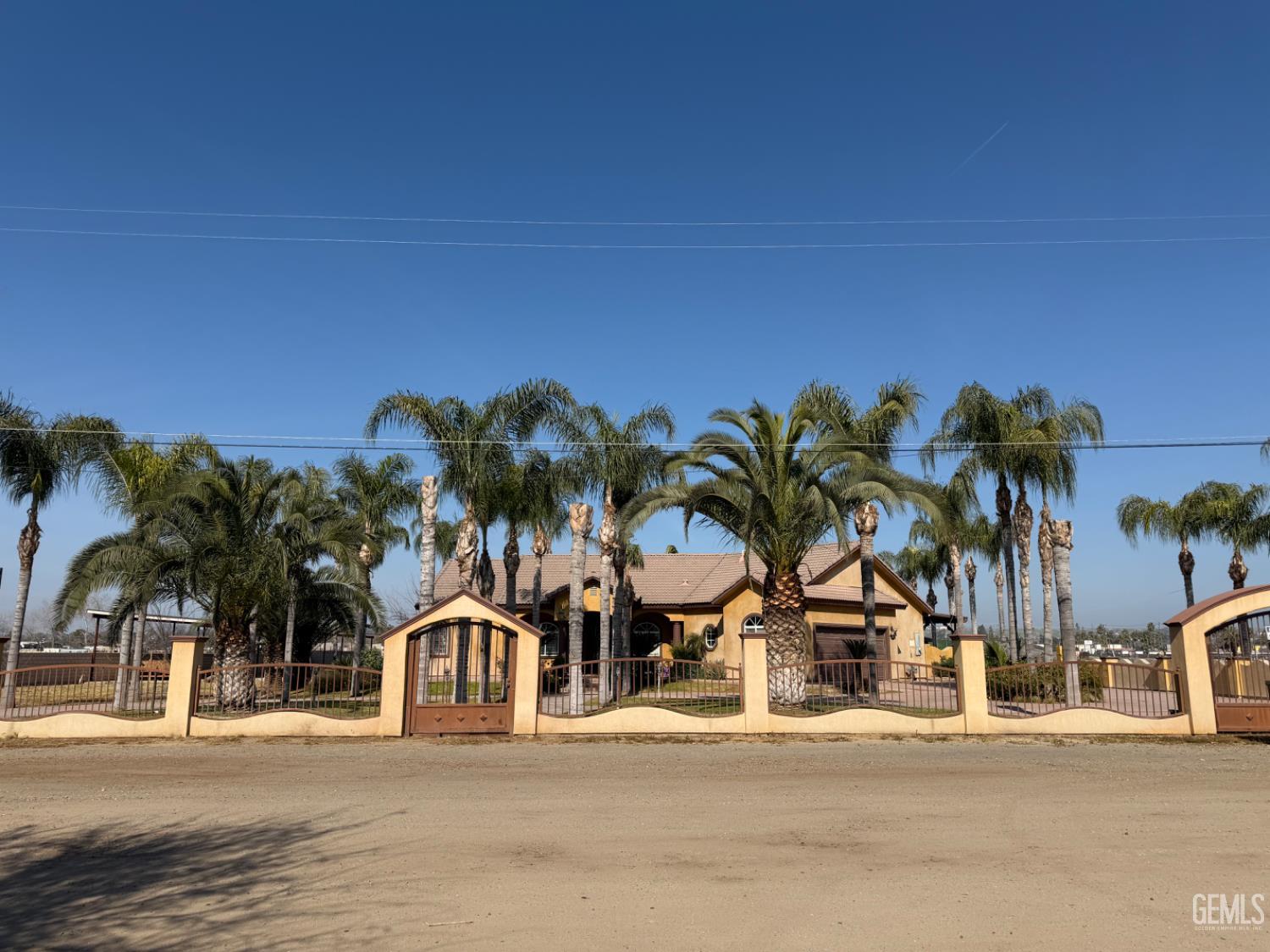 Photo of 6328 Sugarloaf Lane, Bakersfield, CA 93307