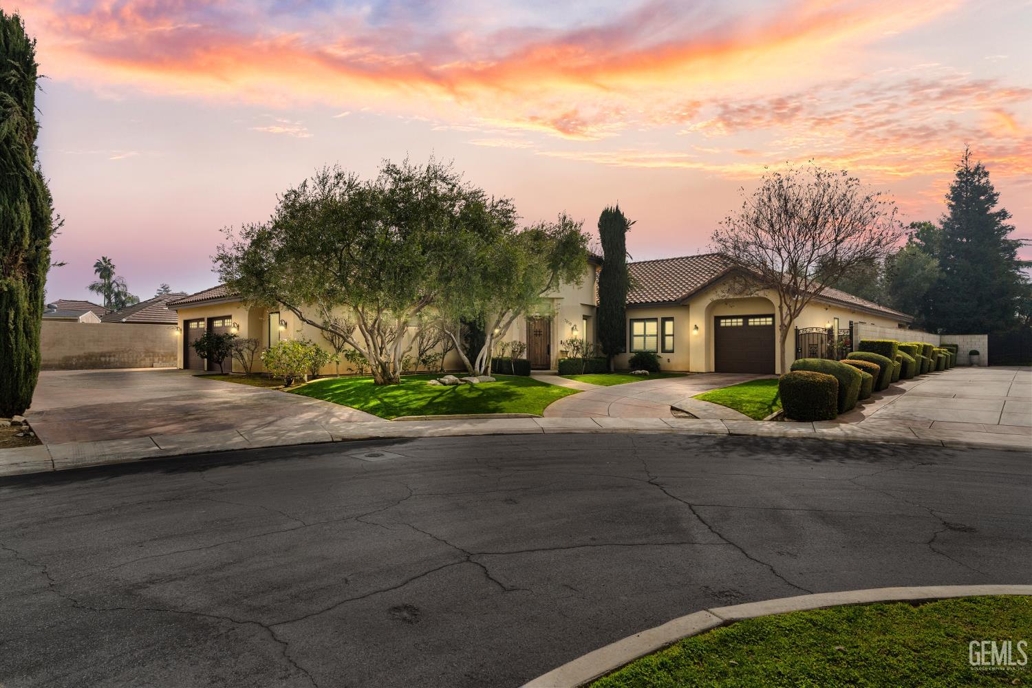 Photo of 7919 Scarlet Maple Court, Bakersfield, CA 93308