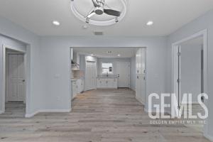 137 S South King Street — photo 8