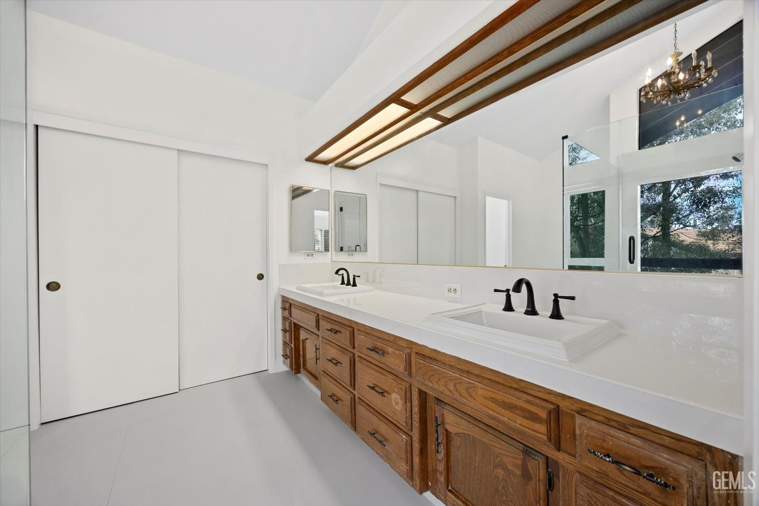 2600 Barrington Street — photo 32