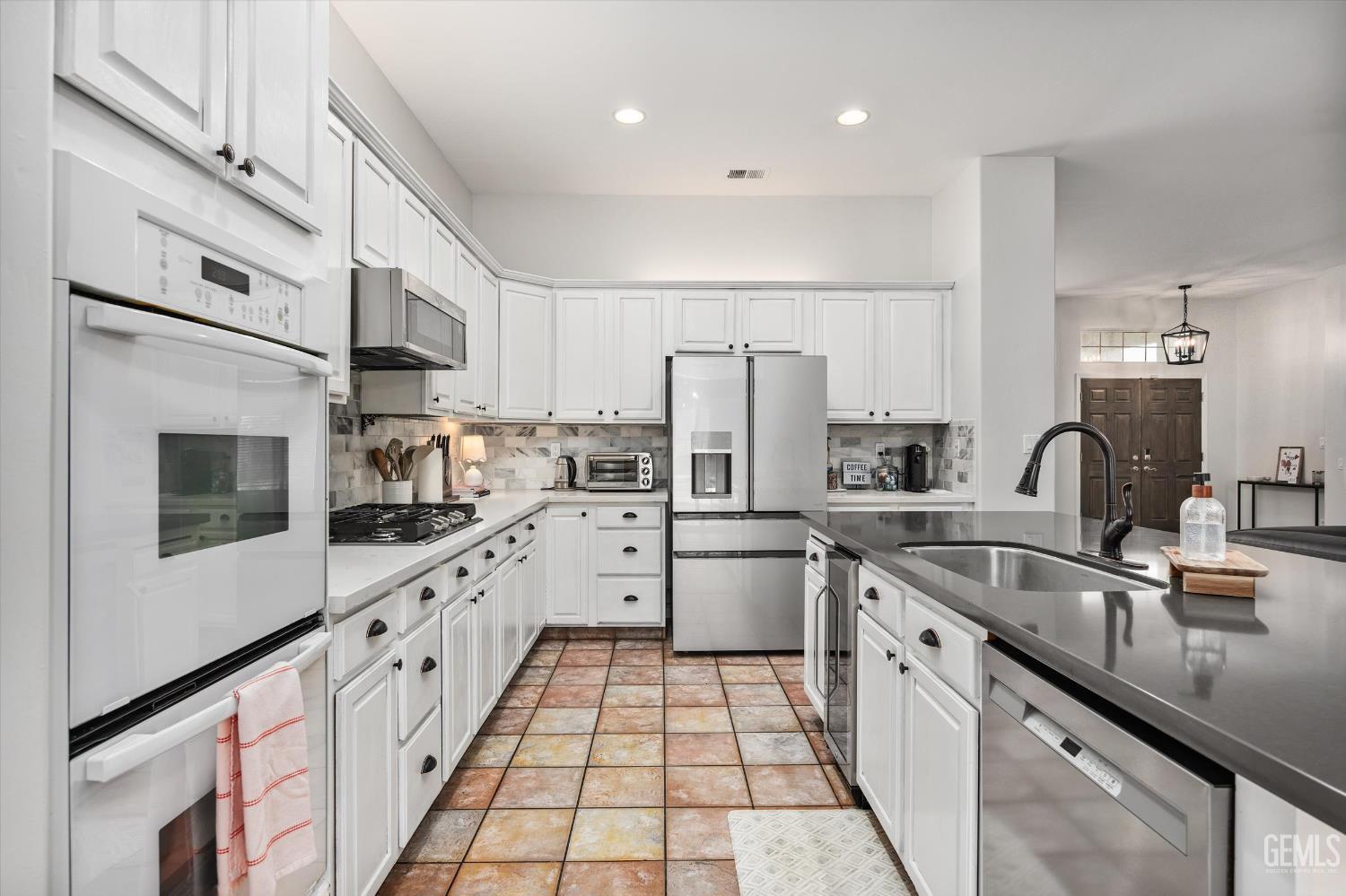 15503 Marty Avenue — photo 9