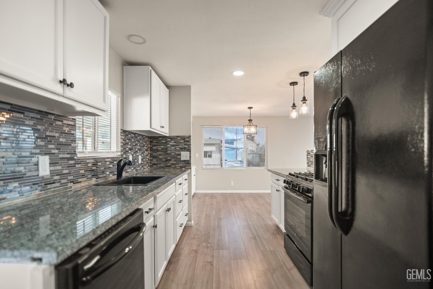 900 James Road — photo 16