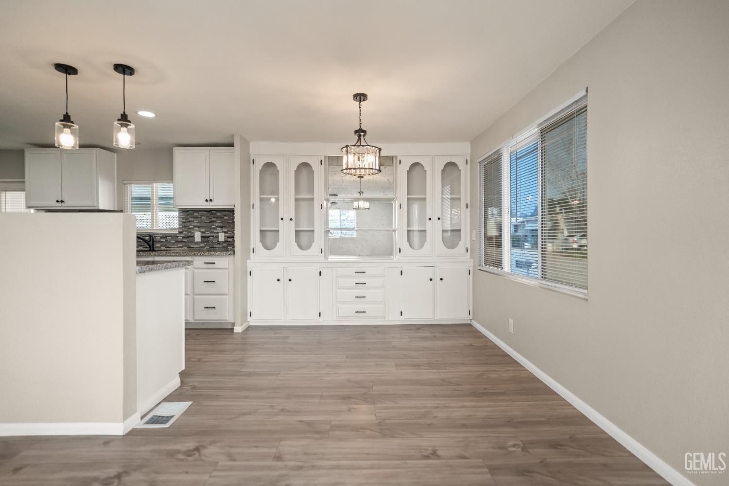 900 James Road — photo 12