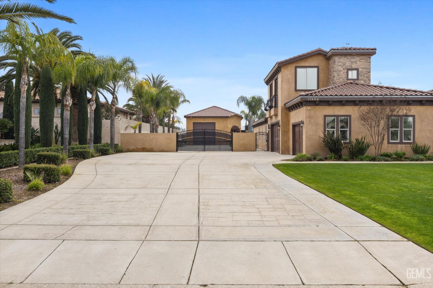17609 Legend Oaks Lane — photo 48