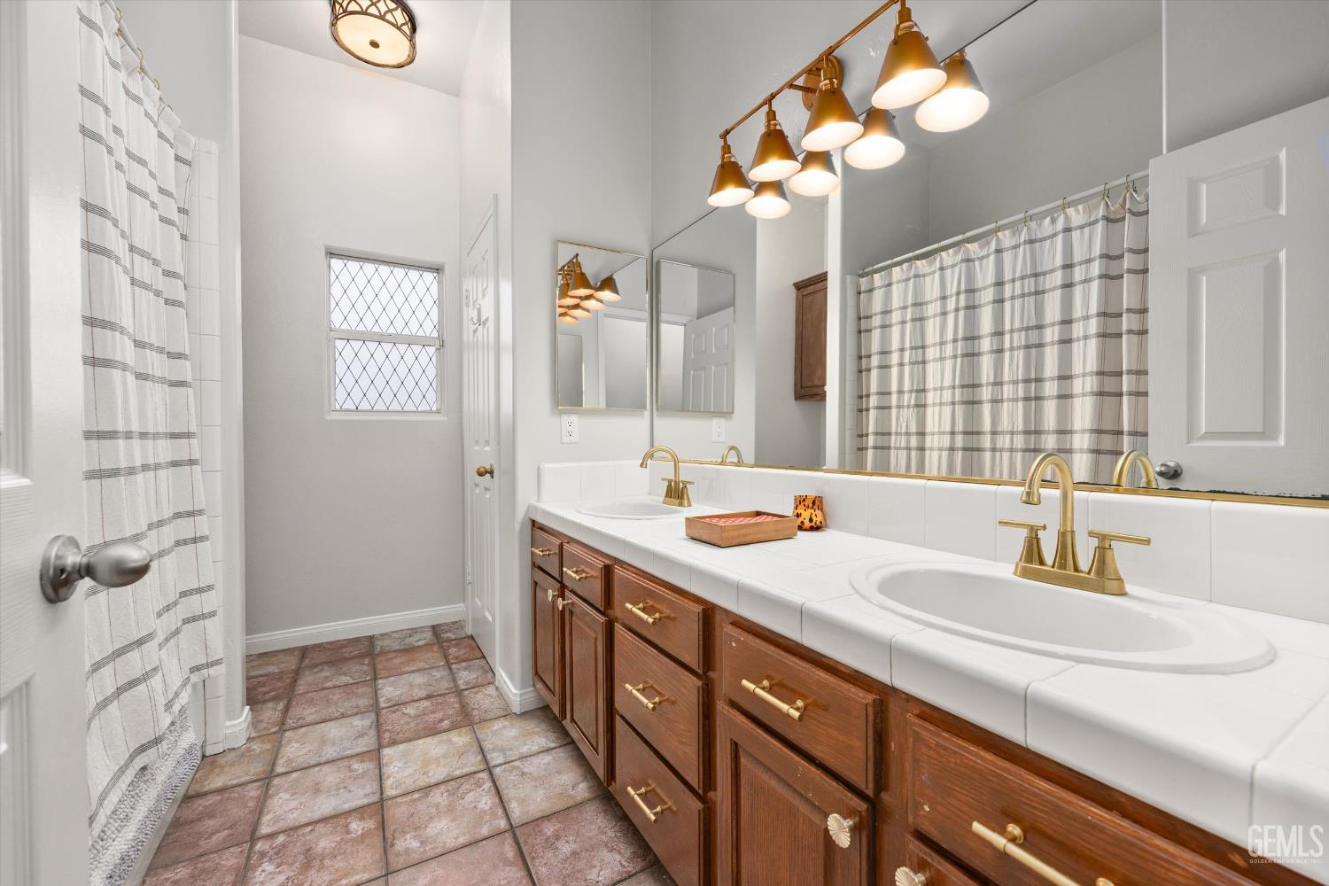 15503 Marty Avenue — photo 16