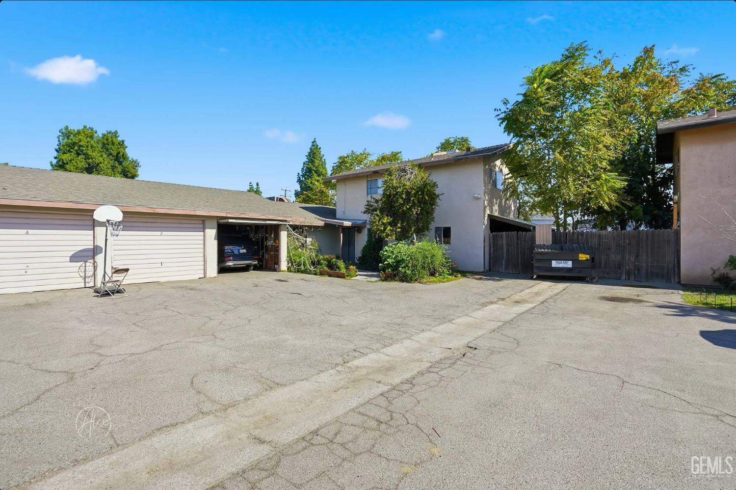 1916 Hasti Acres Drive — photo 2