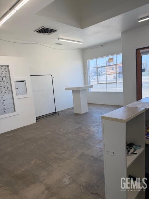 108 N Chester Avenue — photo 4
