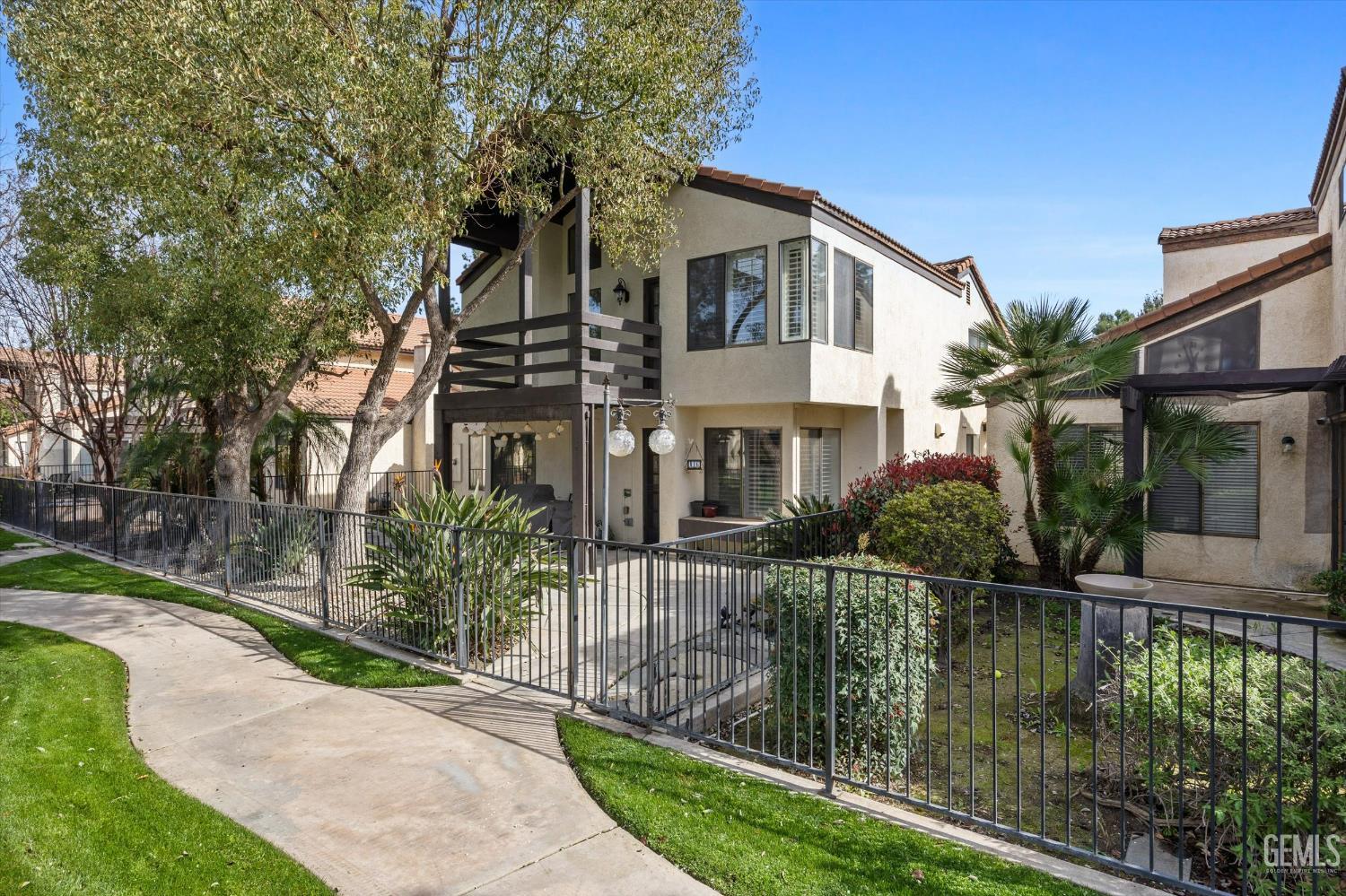 2600 Barrington Street — photo 5