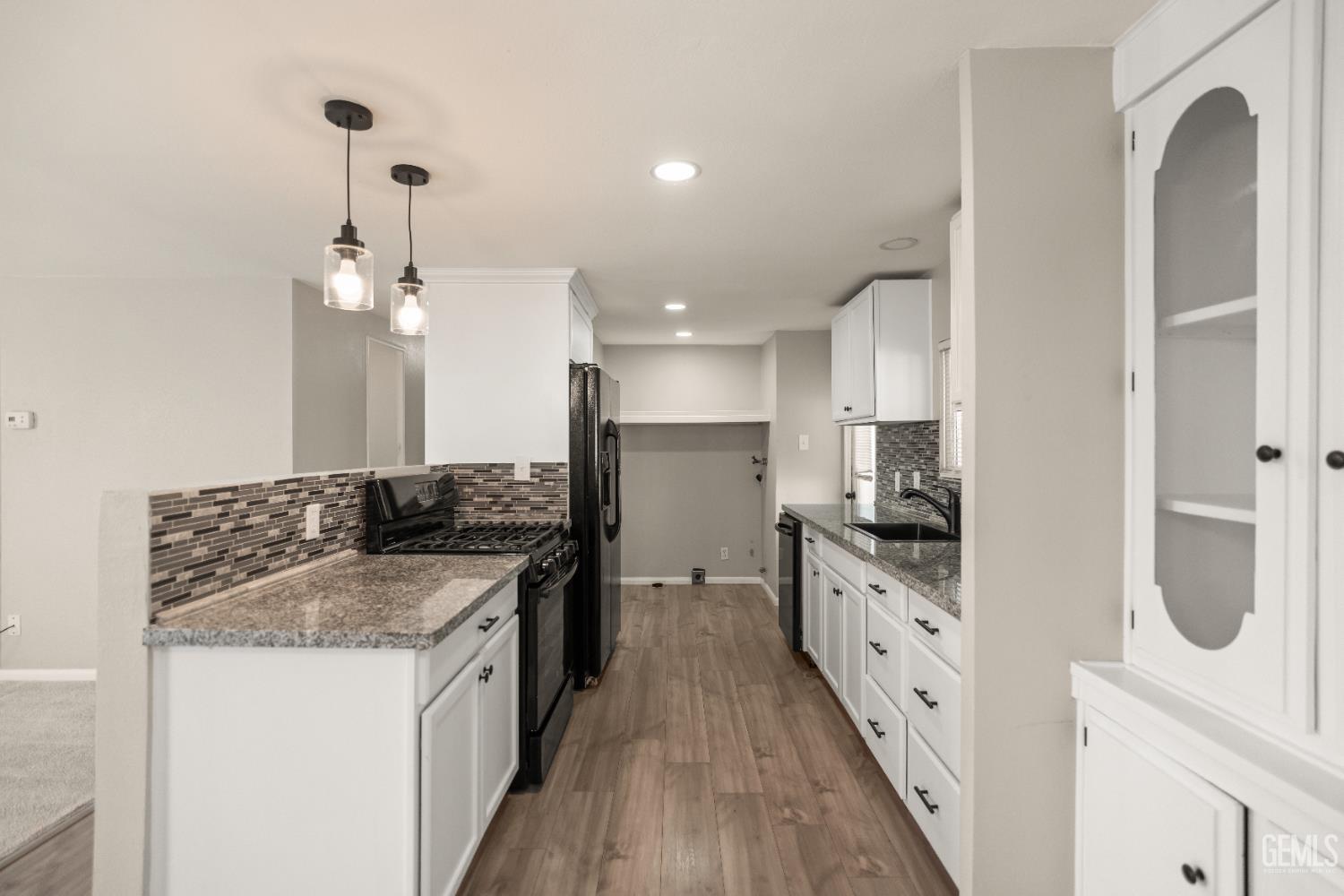 900 James Road — photo 13