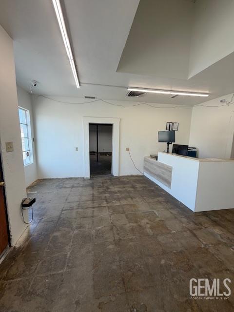 108 N Chester Avenue — photo 5