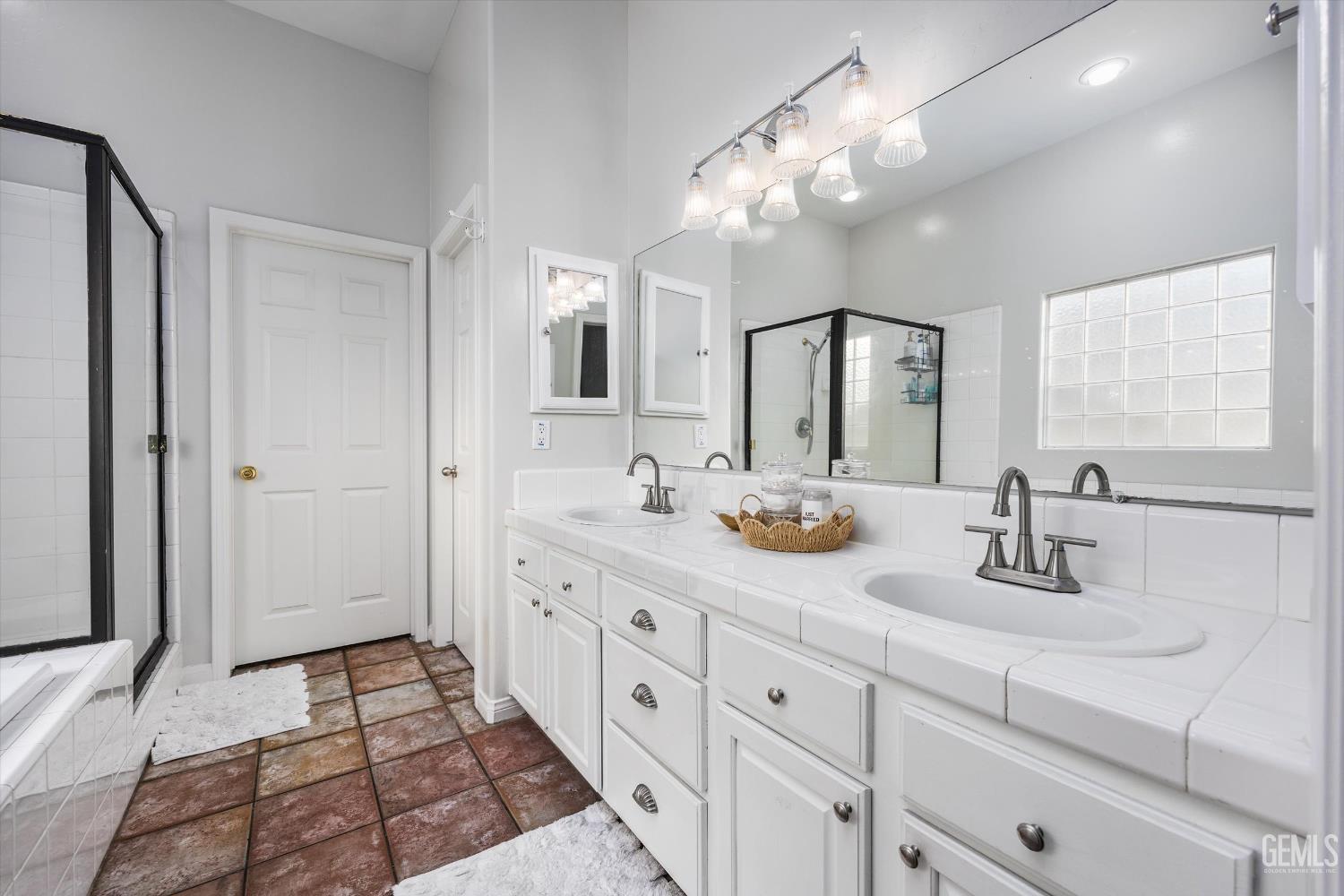 15503 Marty Avenue — photo 12