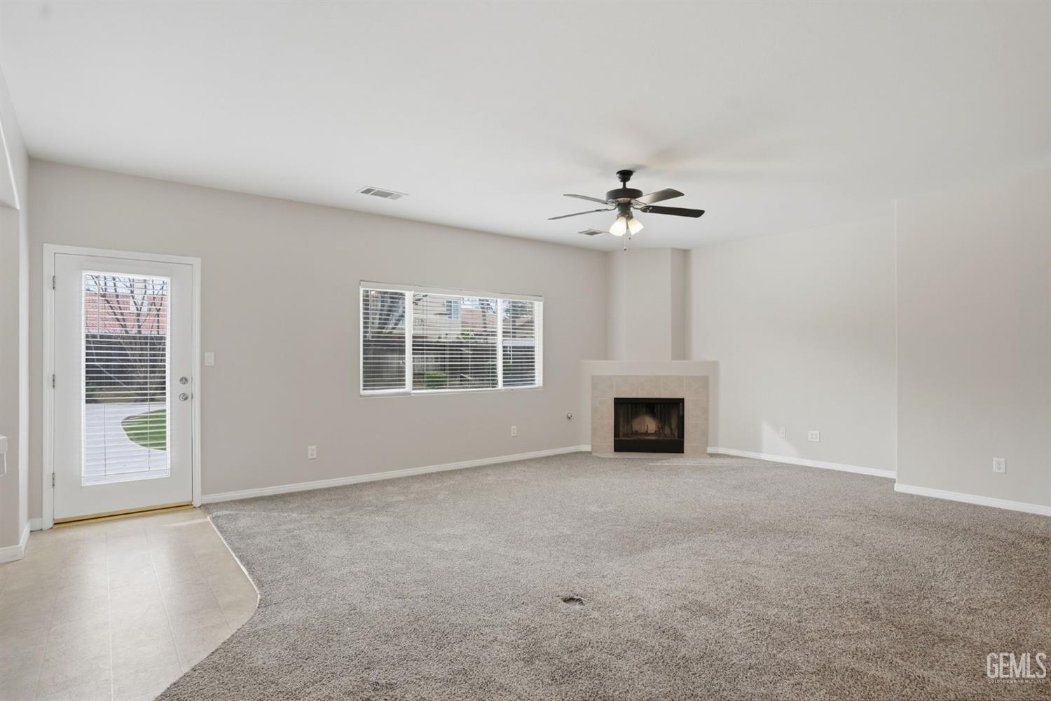 6017 Lakewood Shores Drive — photo 2