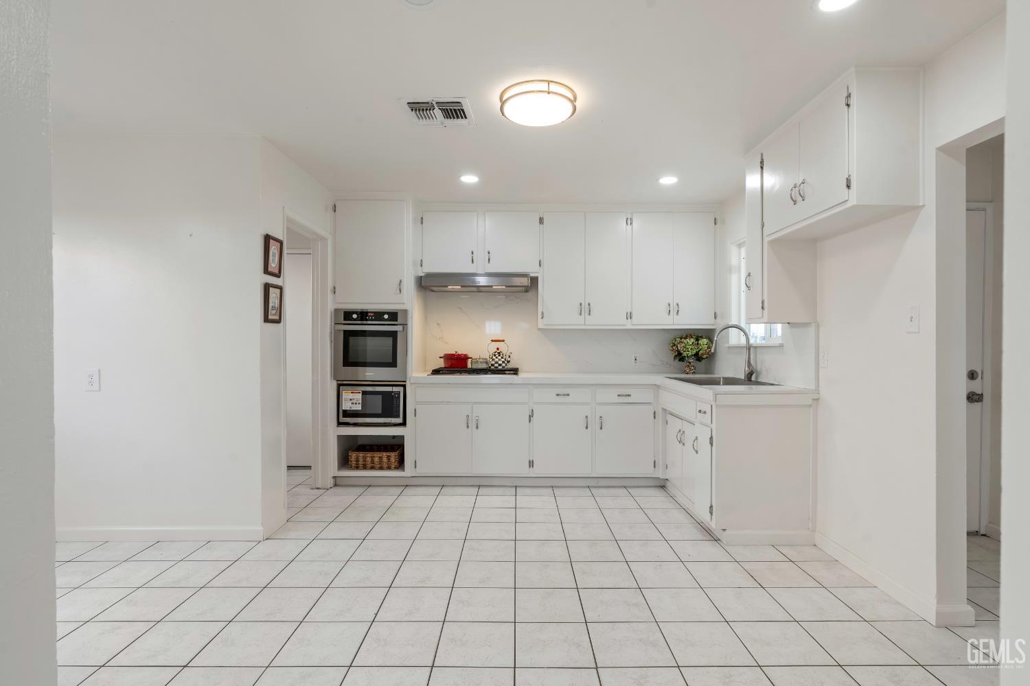 5817 Gary Place, Bakersfield, CA 93307 — photo 15
