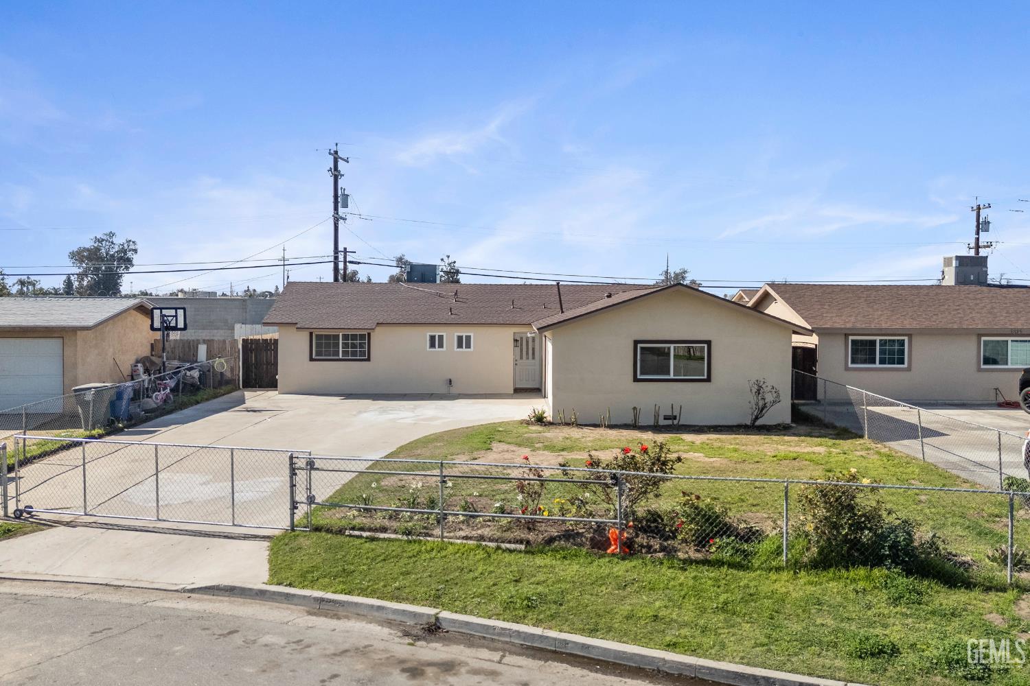 5817 Gary Place, Bakersfield, CA 93307 — photo 2